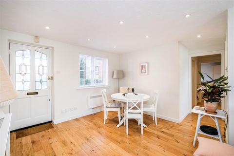 30 Redwood Gardens, London, E4 7NZ