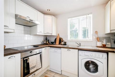 30 Redwood Gardens, London, E4 7NZ