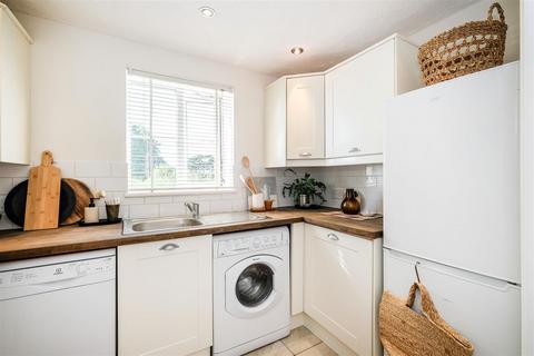 30 Redwood Gardens, London, E4 7NZ