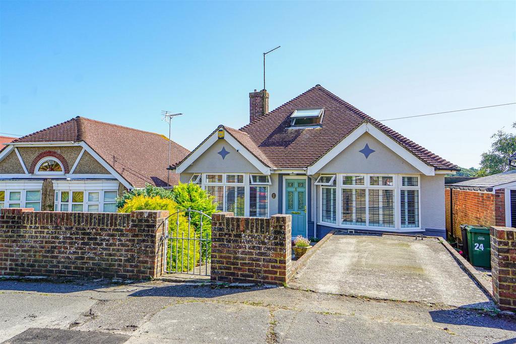 Fairlight Avenue, Hastings 3 bed detached bungalow £425,000