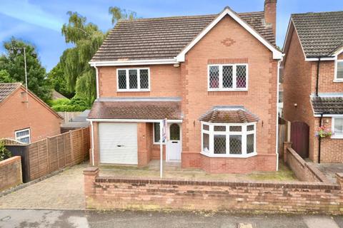 4 bedroom detached house for sale, Grasmere Way, Linslade, LU7 2QH