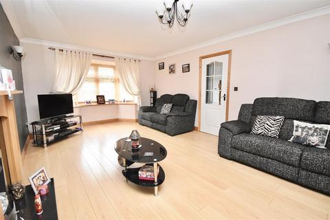 4 bedroom detached house for sale, Grasmere Way, Linslade, LU7 2QH