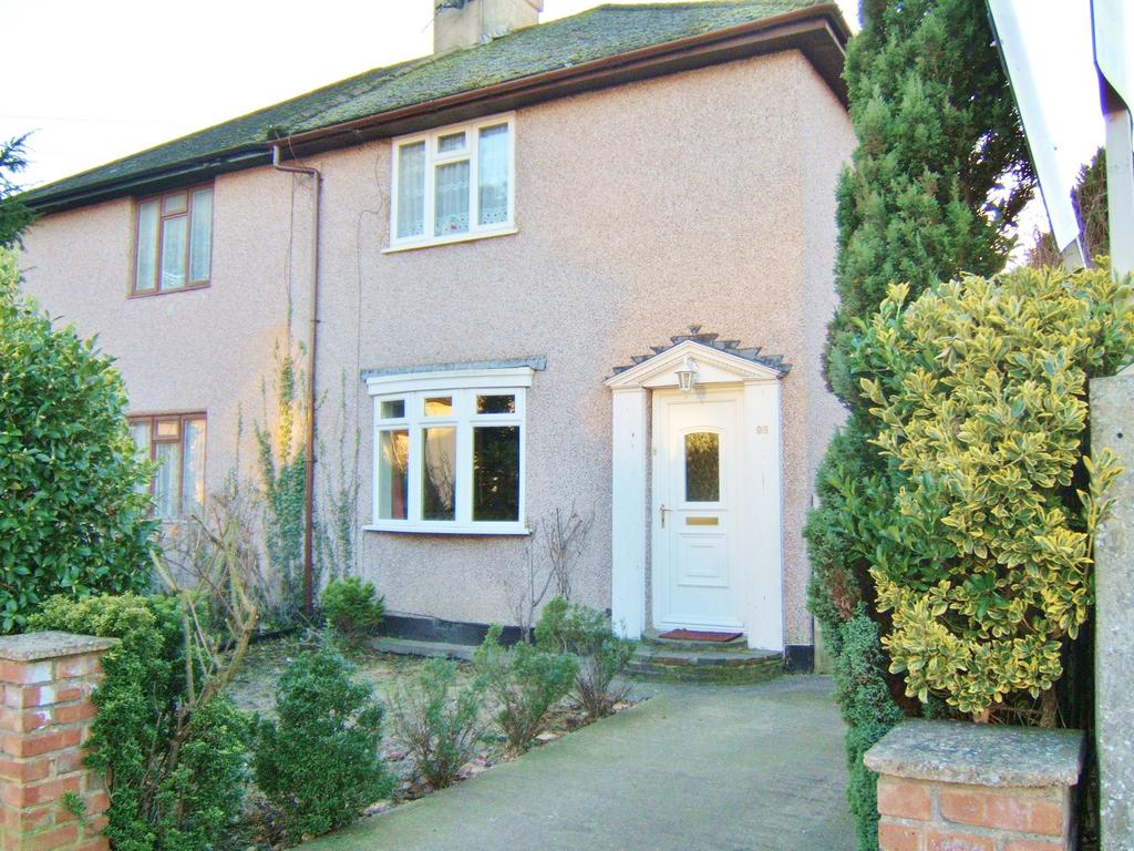 Alexandra Road, Ashford, TW15 1SZ 3 bed end of terrace house £1,700