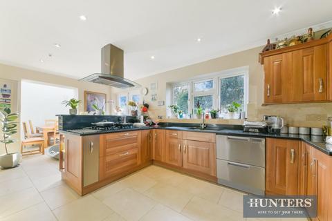 11 Bransby Road, Chessington, KT9 2JZ