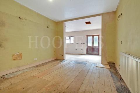 23 Paddock Road, London, NW2 7DH