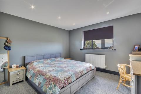 4 bedroom detached house for sale, Westwood Park, Welshpool