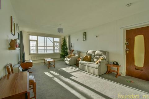 2 bedroom flat for sale, West Parade, Bexhill-on-Sea, TN39