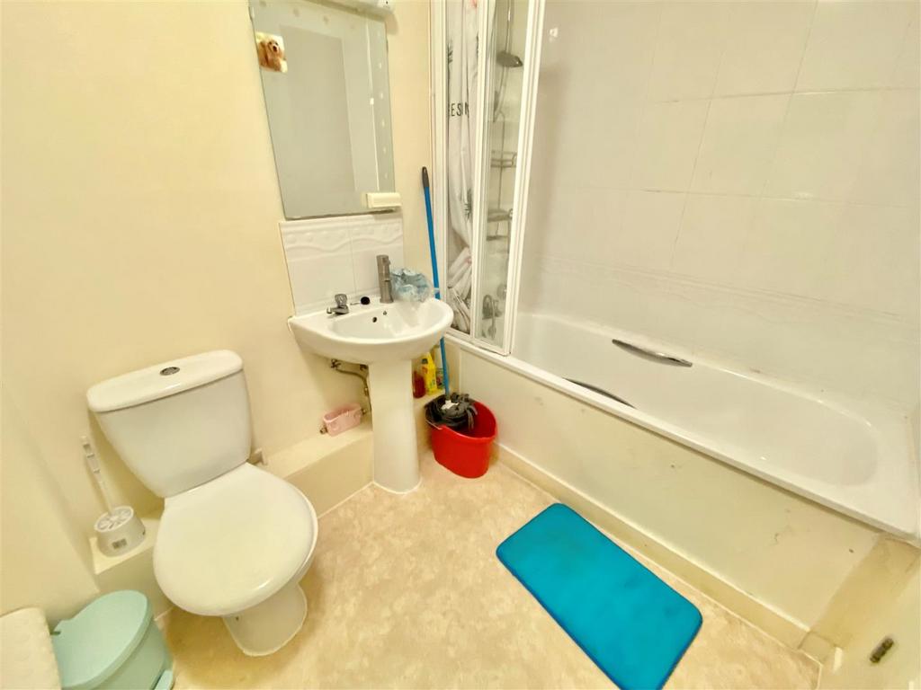 Main bathroom