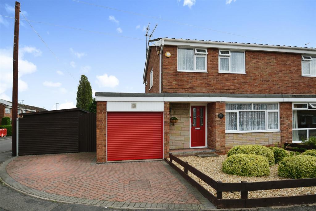 Hilton Avenue, Scunthorpe 3 bed semidetached house for sale £150,000