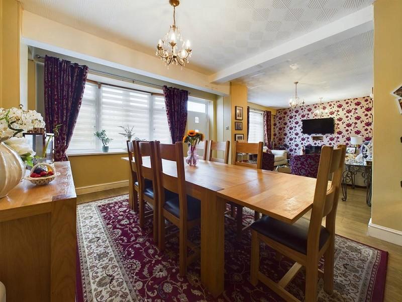 Open Plan Living/Dining Area