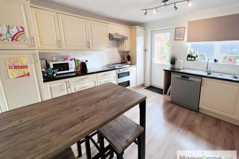 4 bedroom detached house for sale - Colbert Park, Swindon, SN25 4YJ