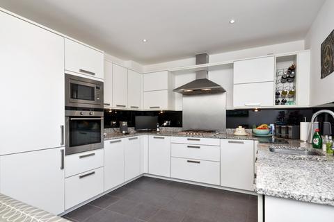 25 Parade Walk, Shoeburyness, Southend-on-sea, SS3 9GE
