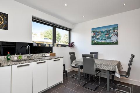 25 Parade Walk, Shoeburyness, Southend-on-sea, SS3 9GE