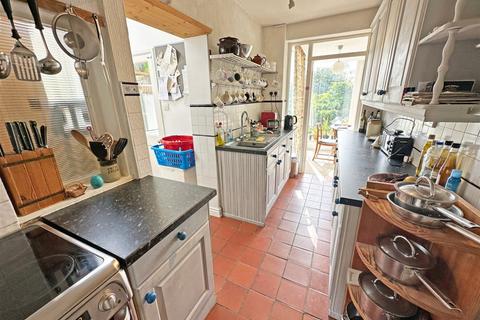 8 Barkers Lane, Wythall, Birmingham, B47 6BU