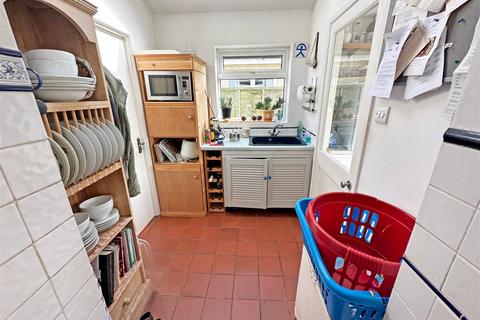 8 Barkers Lane, Wythall, Birmingham, B47 6BU