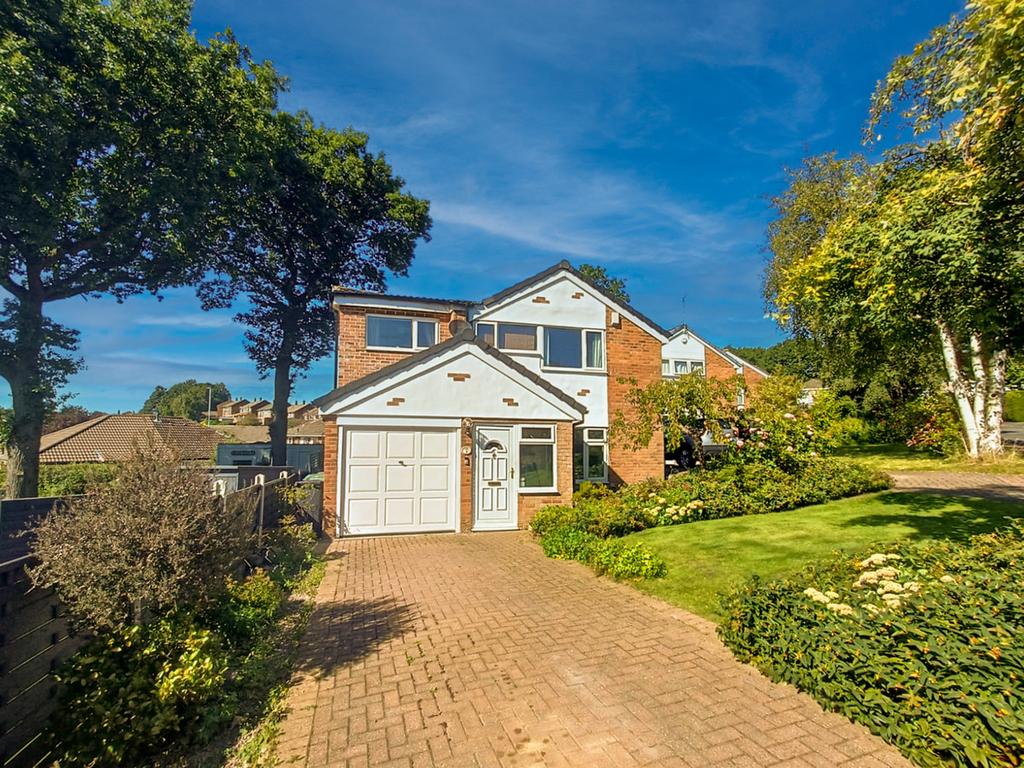 Dale Park Close, Leeds, LS16 4 bed detached house for sale £400,000