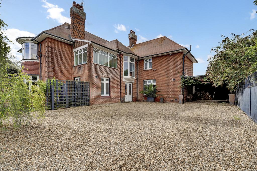 Westbrook Avenue, Westbrook,Margate, Kent, CT9 5 bed detached house for