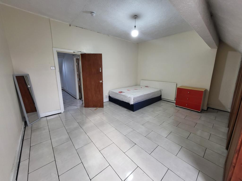 Apartment in Manchester - View 5