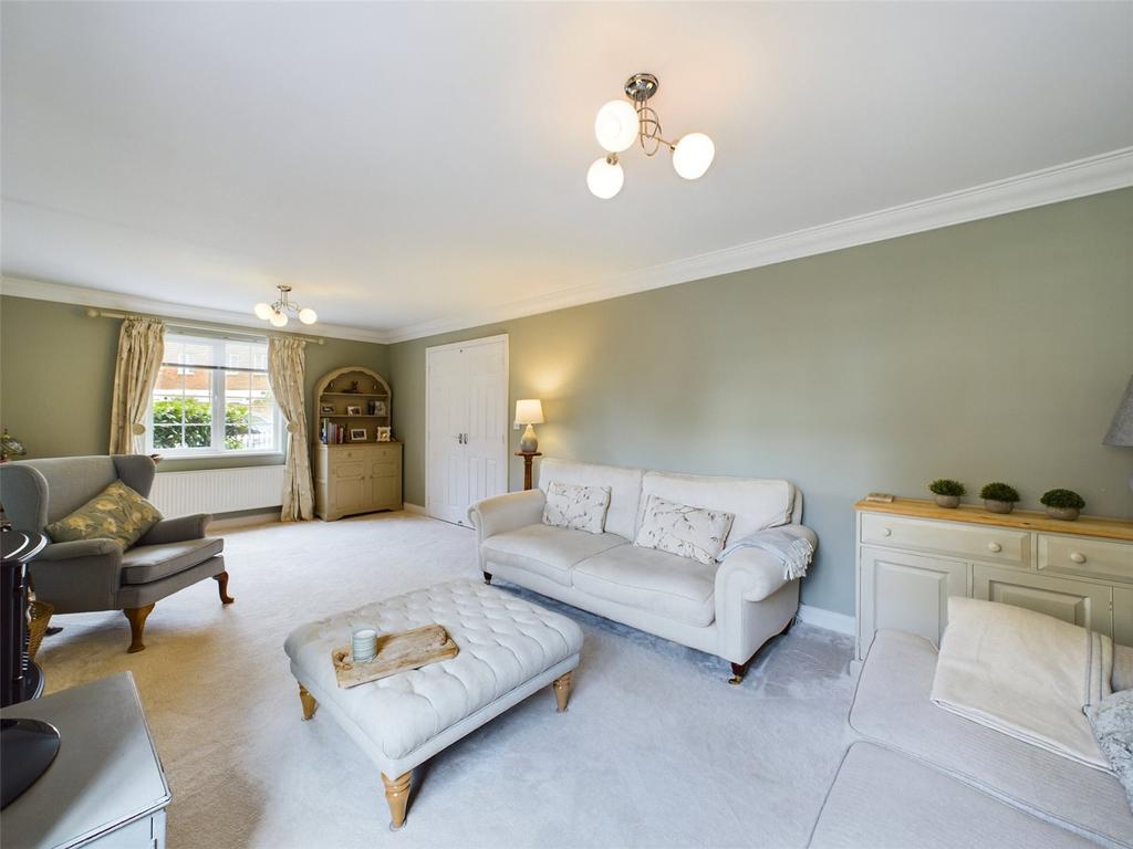 Coltishall Close, Quedgeley, Gloucester, Gloucestershire, GL2 4 bed