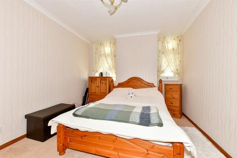 1 bedroom ground floor flat for sale, Ethelbert Crescent, Margate, Kent