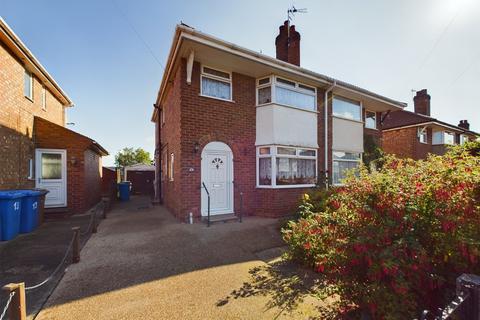 3 bedroom semi-detached house for sale - Manorfield Avenue, Driffield, YO25 5HP
