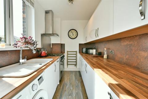 2 Briar Terrace, Burnopfield, Newcastle Upon Tyne, NE16 6DX