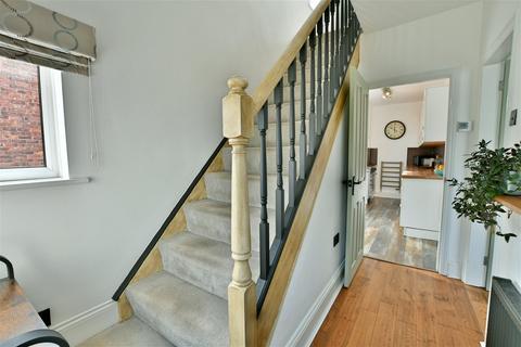 2 Briar Terrace, Burnopfield, Newcastle Upon Tyne, NE16 6DX