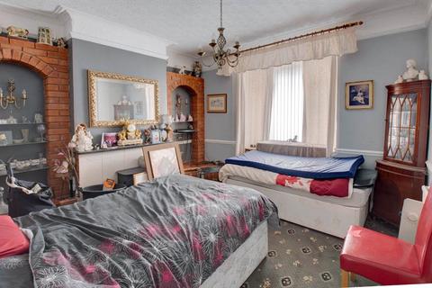 3 bedroom semi-detached house for sale, Broad Street, Bromsgrove, Worcestershire, B61