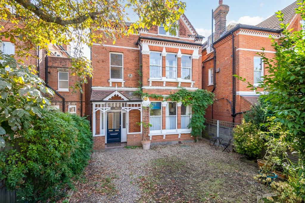 Herne Hill, London, SE24 2 bed apartment for sale £645,000