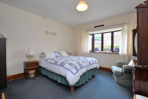 4 bedroom detached bungalow for sale - Thorpe Lodge, Fylingthorpe
