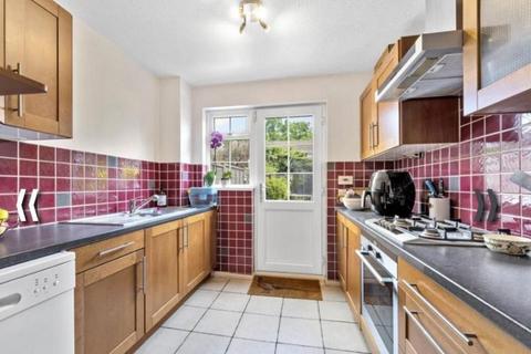 3 bedroom semi-detached house to rent, Hersham