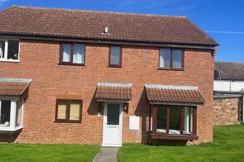 2 bedroom semi-detached house to rent, Almers Close Bedford  MK45