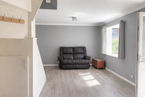 2 bedroom semi-detached house to rent, Almers Close Bedford  MK45