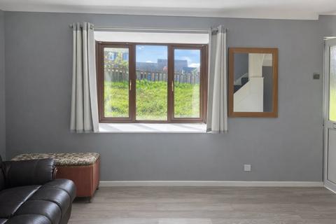 2 bedroom semi-detached house to rent, Almers Close Bedford  MK45