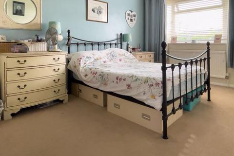 55 Highcroft Crescent, Bognor Regis, PO22 8DJ