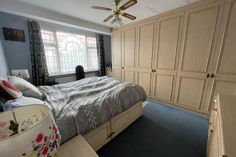 115 Abbotts Drive, Wembley, HA0 3SH