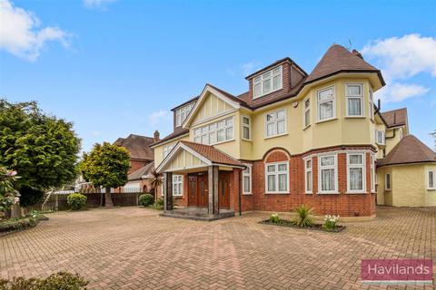 7 bedroom detached house for sale, Broad Walk, Winchmore Hill, N21