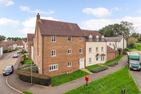 7 Luker Drive, Petersfield, GU31 4SN