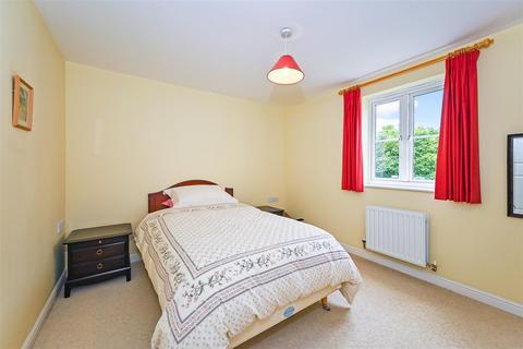 7 Luker Drive, Petersfield, GU31 4SN