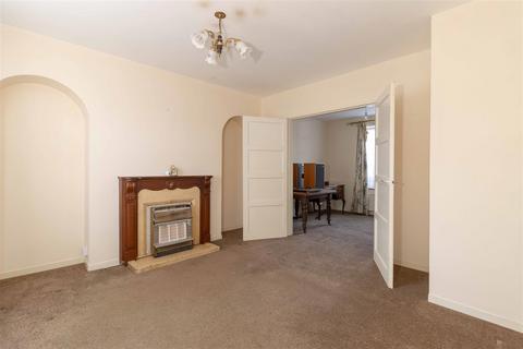 124 The Strand, Goring By Sea, Worthing, BN12 6DS