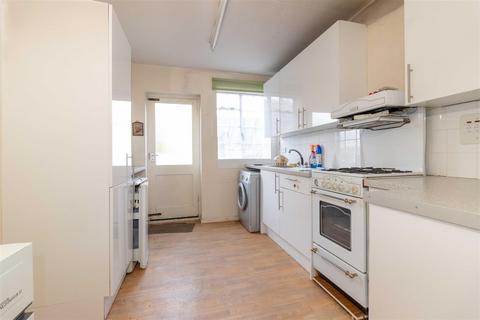 124 The Strand, Goring By Sea, Worthing, BN12 6DS