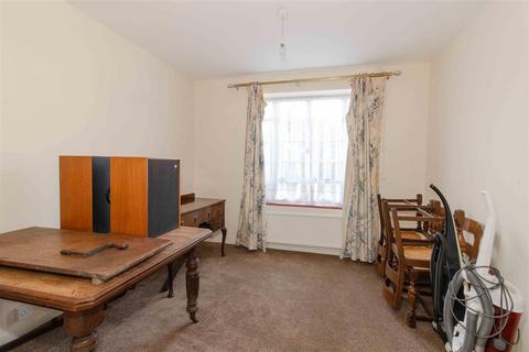 124 The Strand, Goring By Sea, Worthing, BN12 6DS