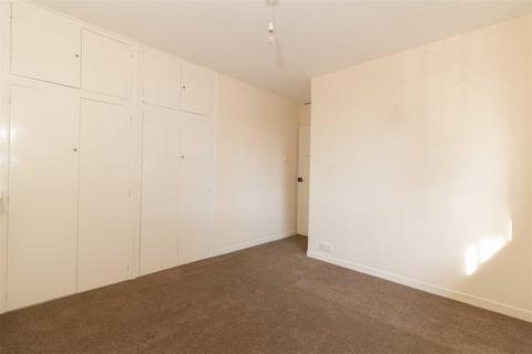 124 The Strand, Goring By Sea, Worthing, BN12 6DS