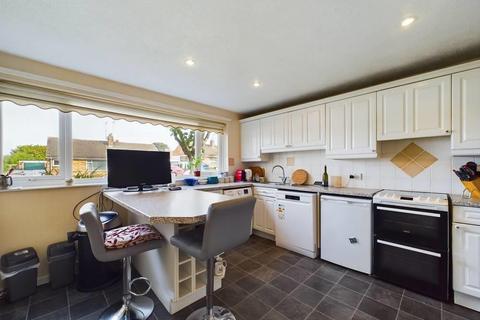 4 bedroom semi-detached house for sale, Trentham Drive, Bridlington