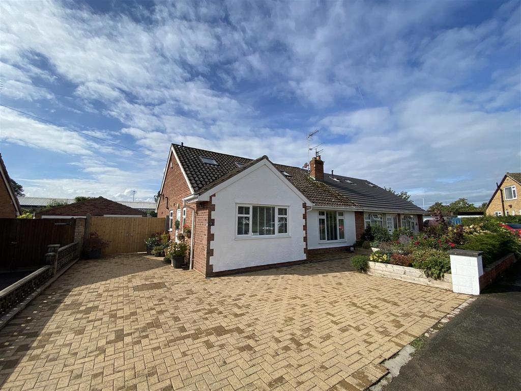 The Pastures, Newton, Wirral 4 bed semidetached bungalow for sale £