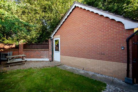 33 Hunters Row, Boroughbridge, York, YO51 9PE