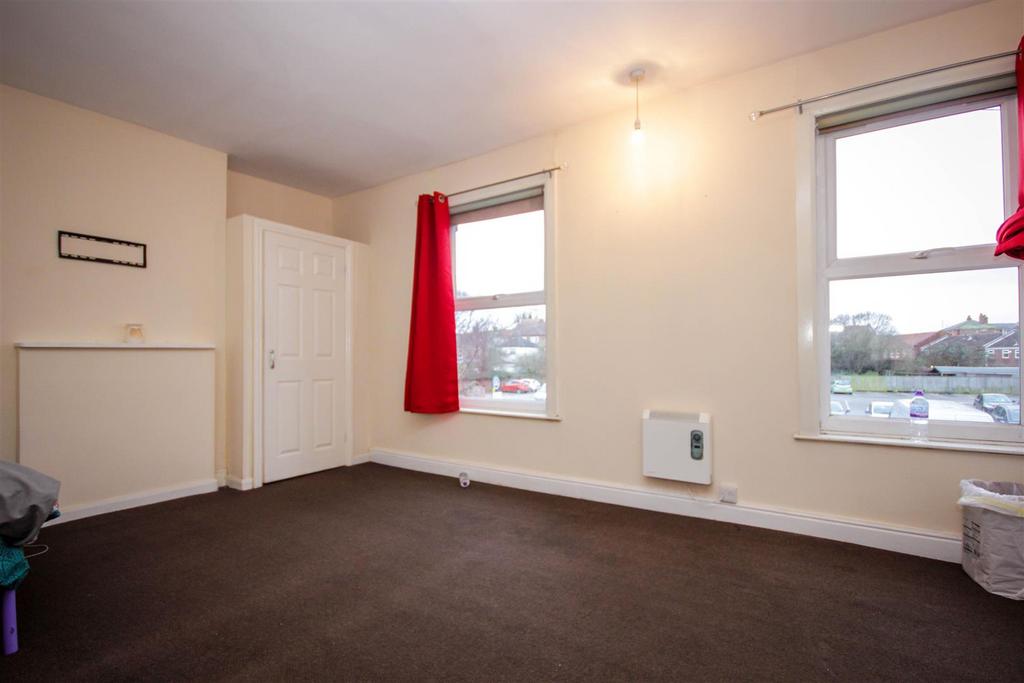 45 Tunnard Street Room 3 (2).jpg