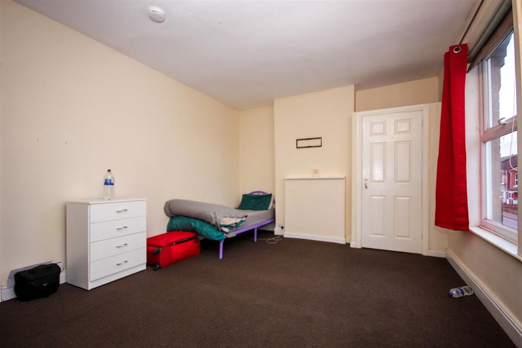 45 Tunnard Street Room 3 (3).jpg