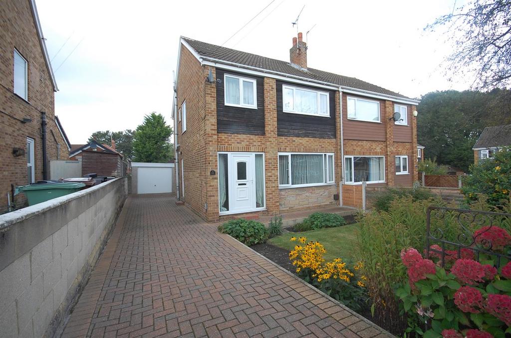 Goodwood Avenue, Kippax, Leeds 3 bed semidetached house for sale £