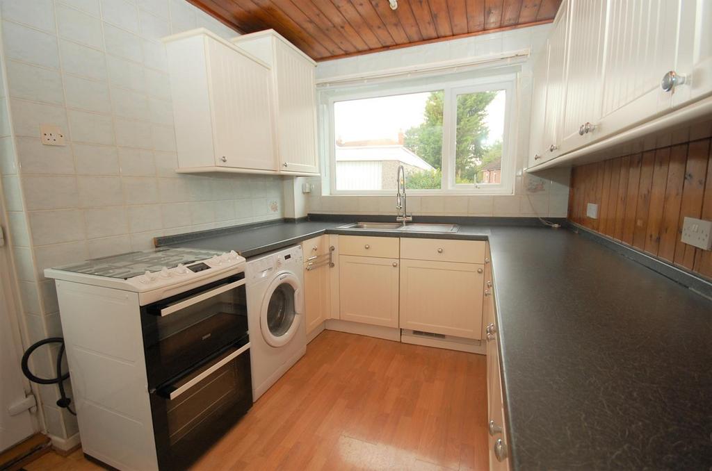 Goodwood Avenue, Kippax, Leeds 3 bed semidetached house £225,000